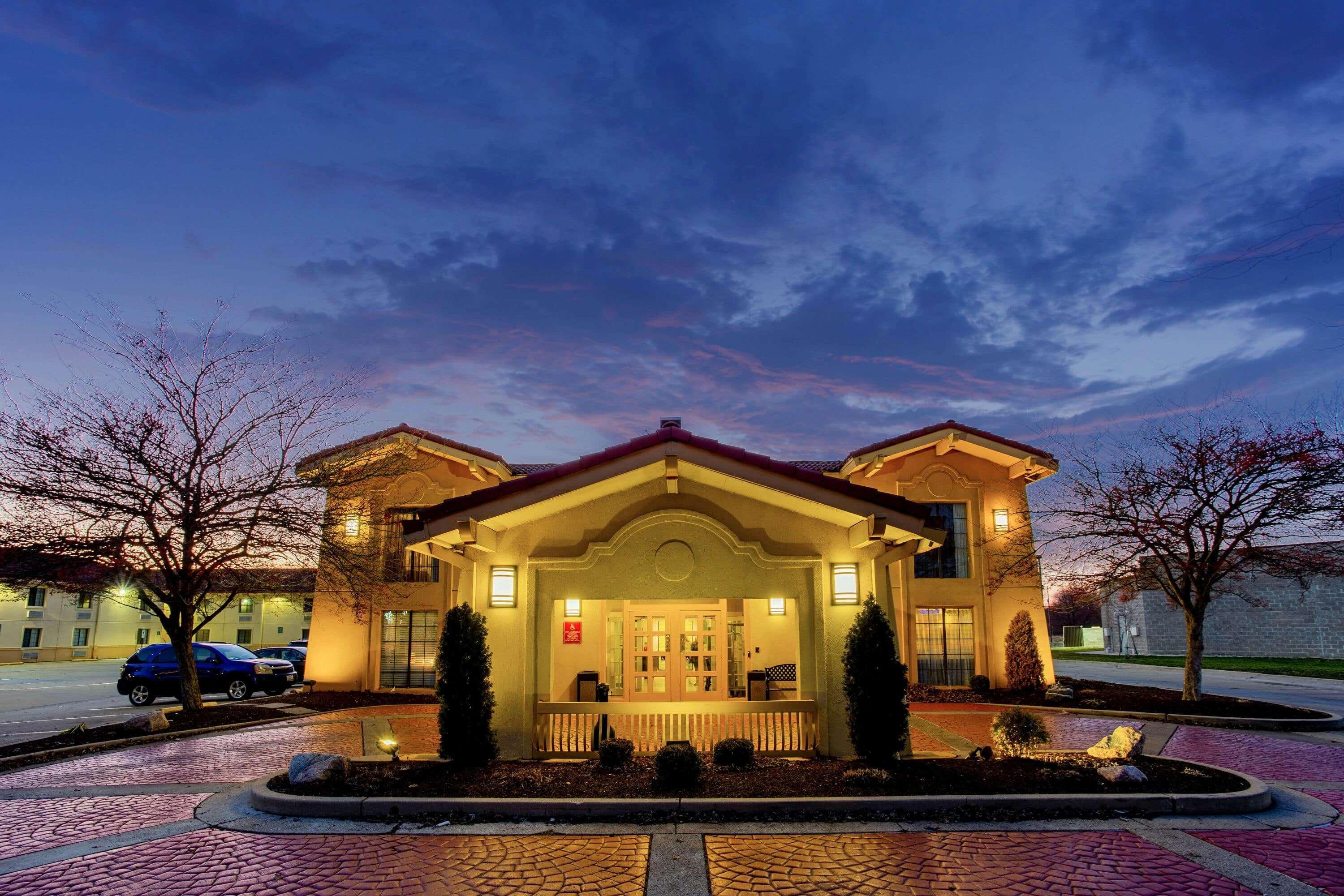 La Quinta Inn By Wyndham Champaign Exterior foto